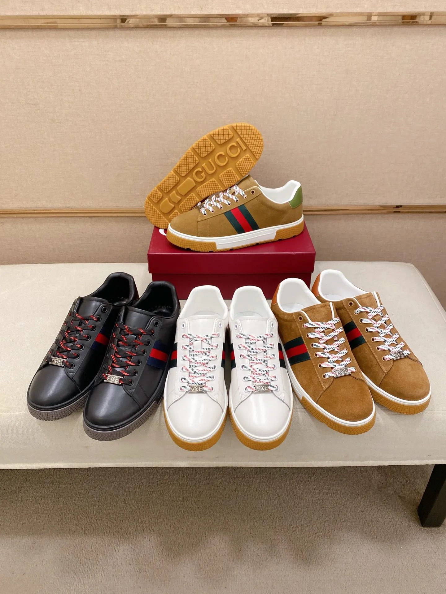 Factory price 442💰New GUCCI (Gucci) counters are available simultaneously, new men's shoes, 😘fabrics are selected imported cowhide, lining: sheepskin lining. 👍🏿 High-end ☄️ air-cushion molded anti-slip rubber outsole, exquisite lines, simple and elegant, comfortable and high-end for leisure travel. Code number: 39 to 44 (45 can be customized and cannot be returned or exchanged)